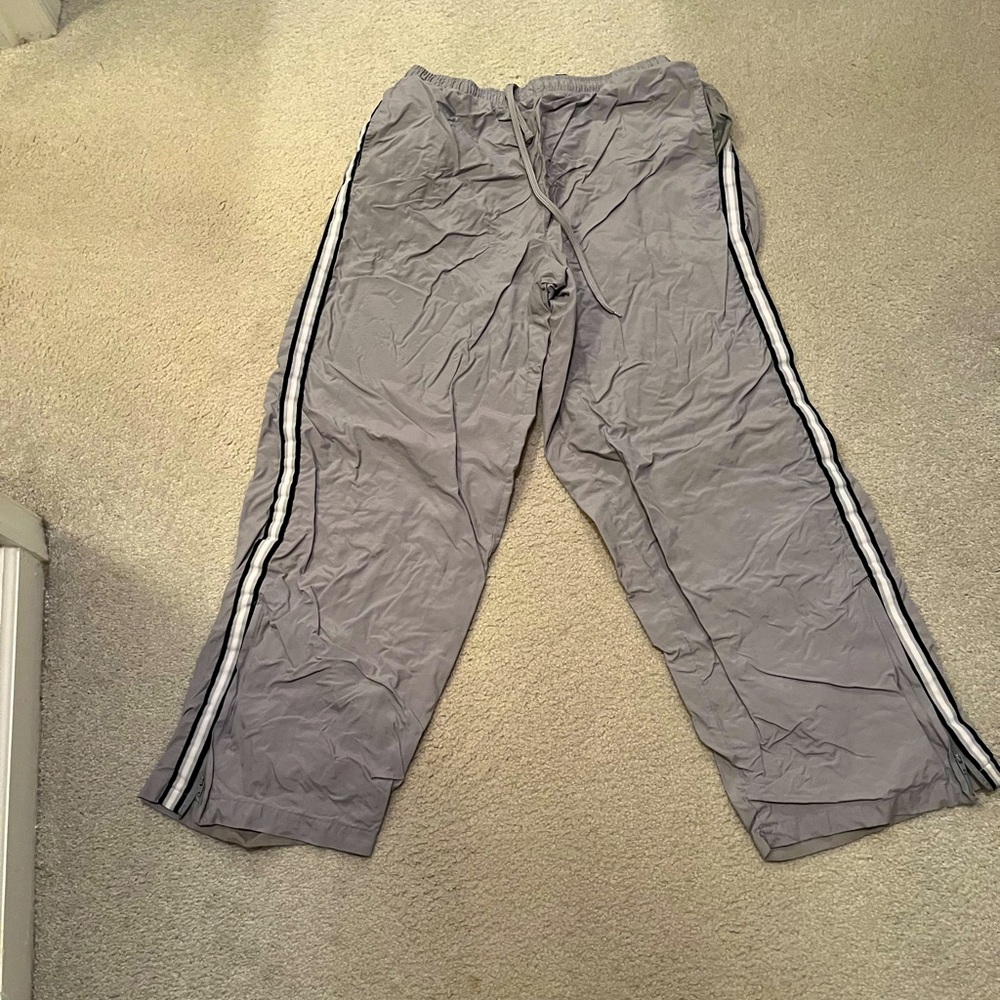 Warm lined exercise pants
Gray